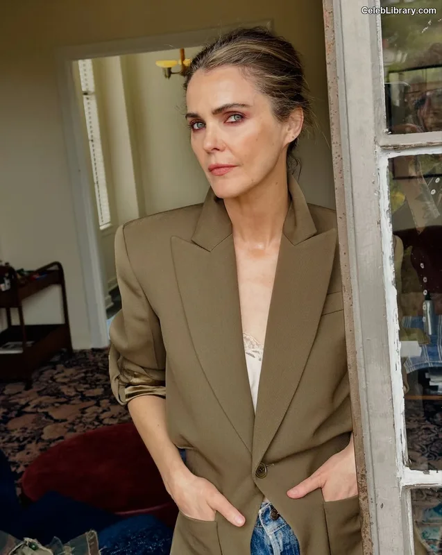 Keri Russell photo 16 of 203