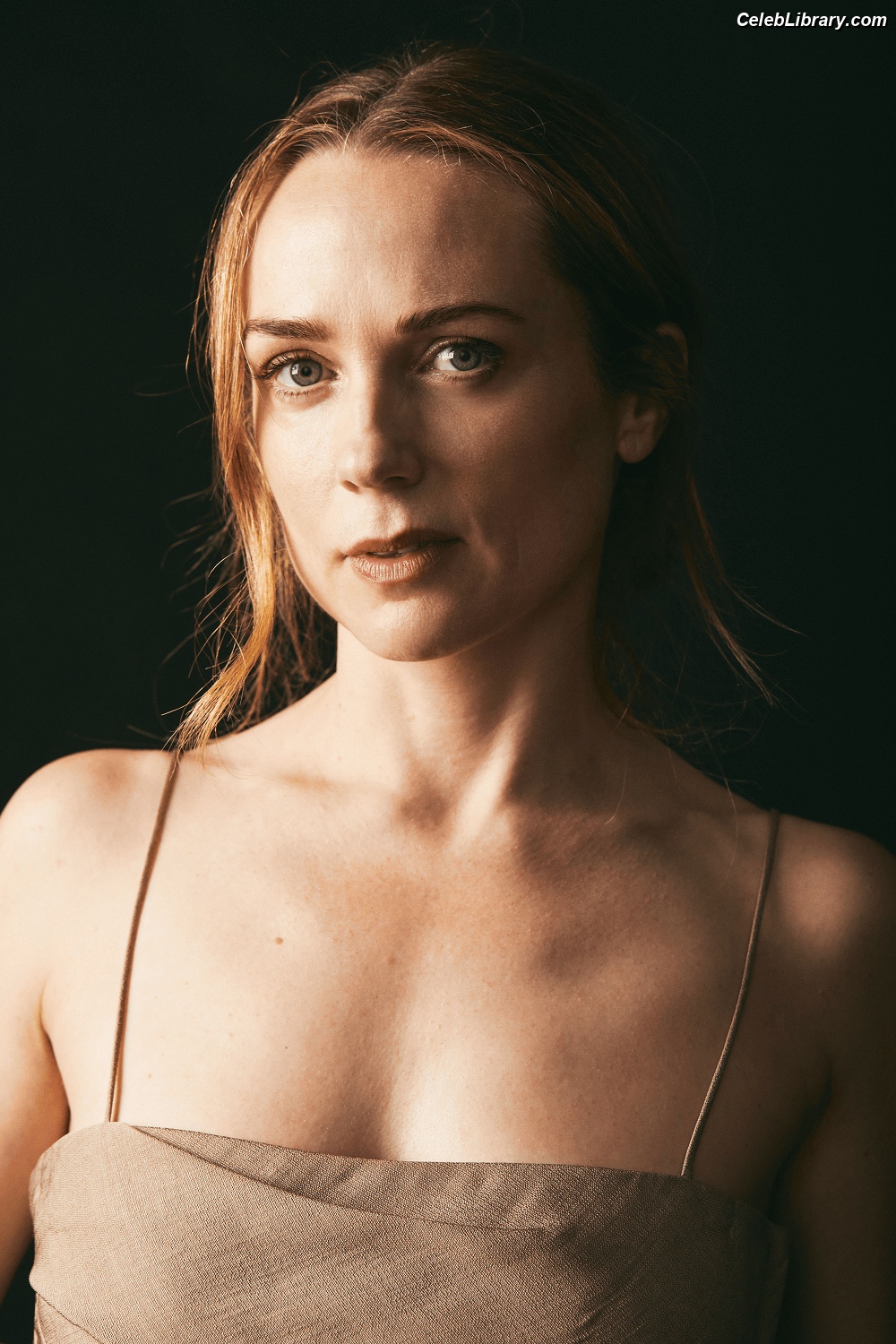 Kerry Condon photo 17 of 49