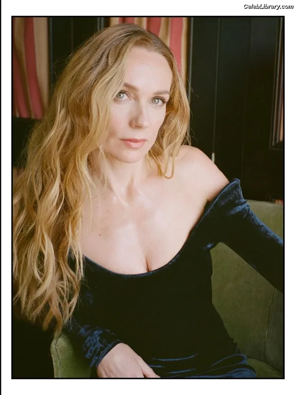 Kerry Condon photo 3 of 49