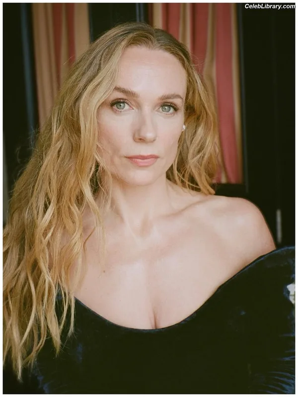 Kerry Condon photo 4 of 49