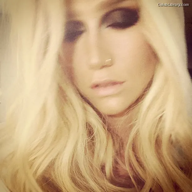 Kesha photo 24 of 576