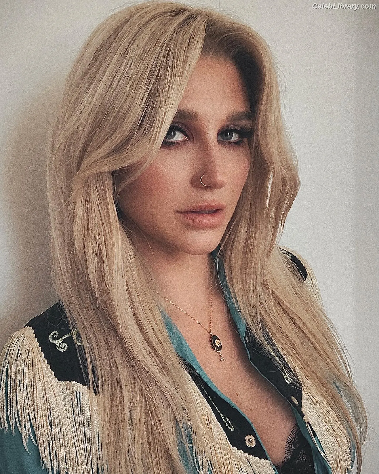 Kesha photo 18 of 576