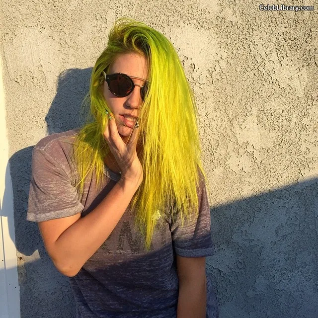 Kesha photo 10 of 577