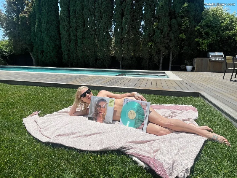 Kesha photo 18 of 577