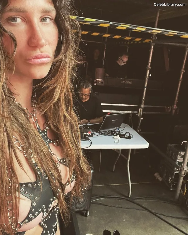 Kesha photo 22 of 577