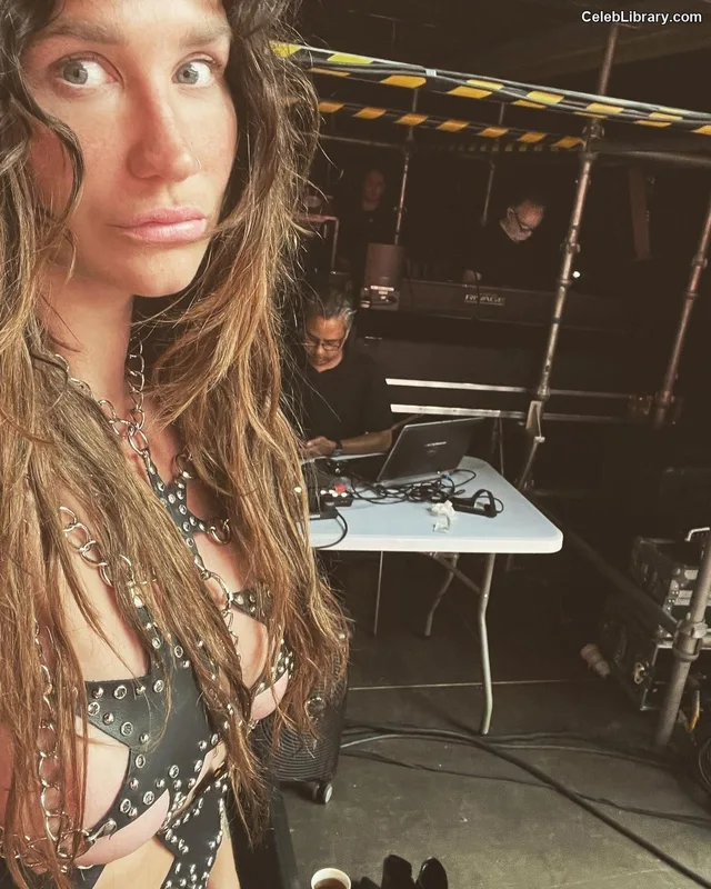 Kesha photo 23 of 577