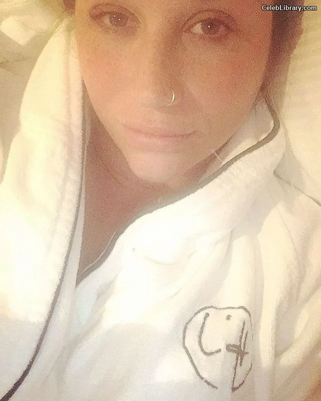 Kesha photo 5 of 577