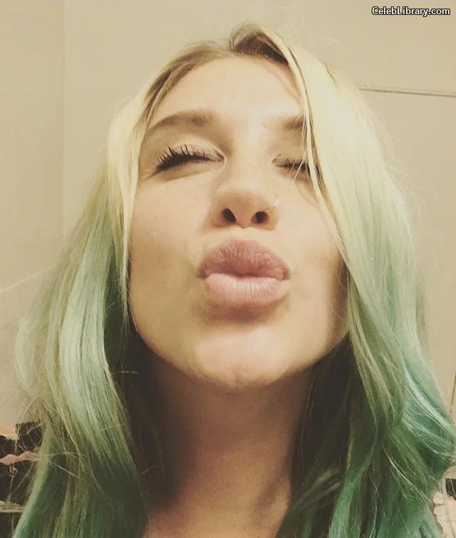 Kesha photo 6 of 577