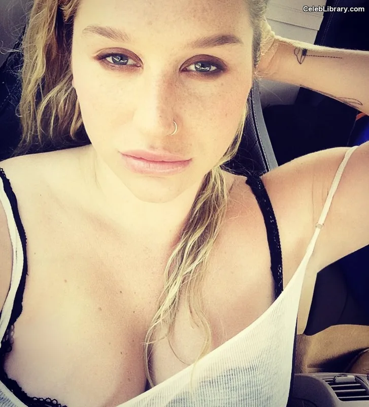 Kesha photo 11 of 577