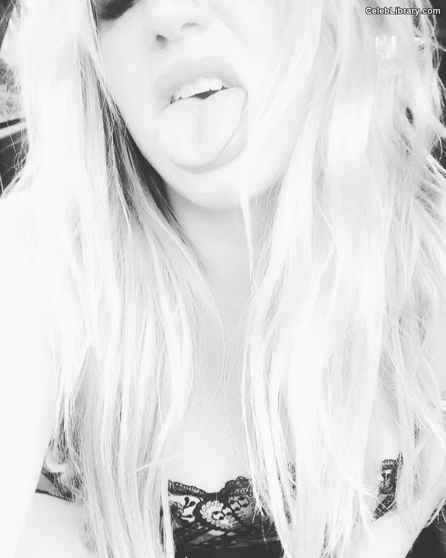 Kesha photo 12 of 577