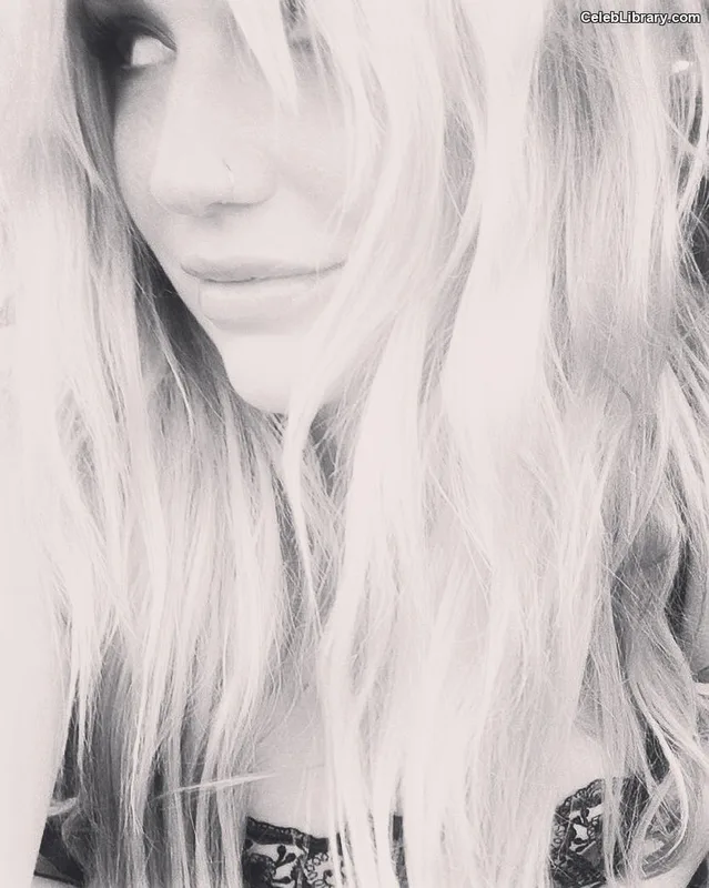 Kesha photo 13 of 577