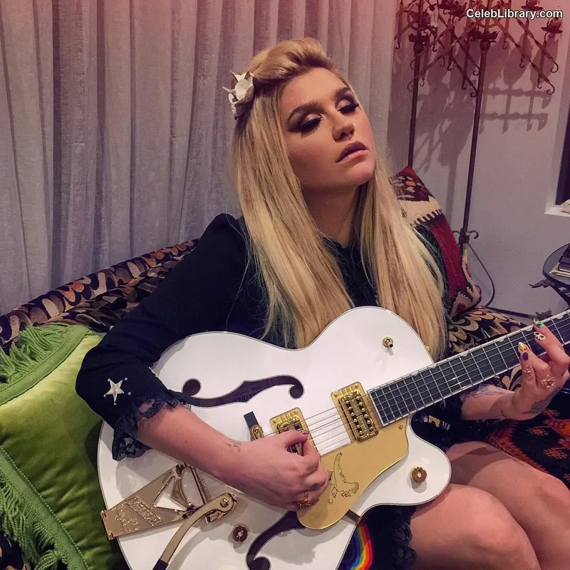 Kesha photo 15 of 577