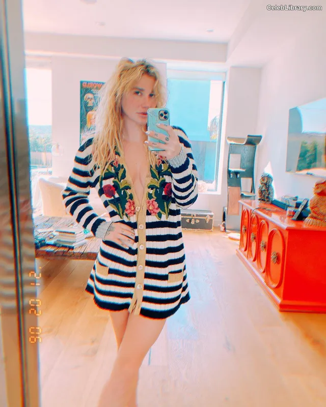 Kesha photo 24 of 577