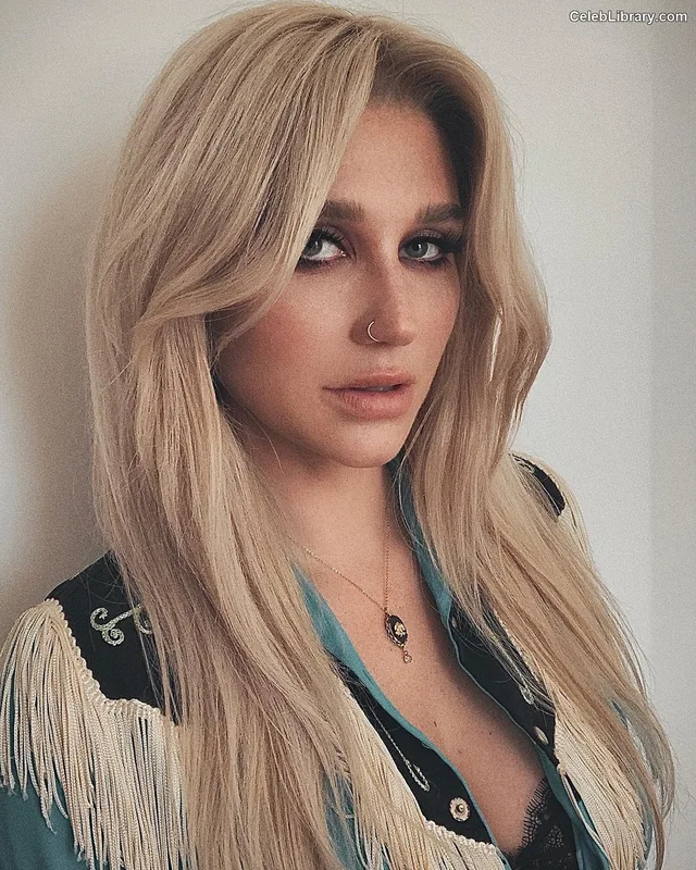 Kesha photo 3 of 577
