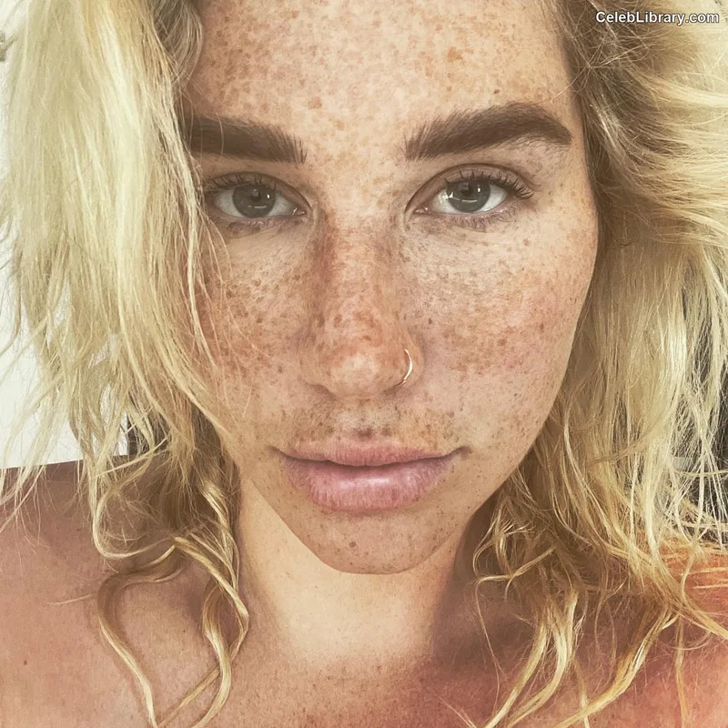 Kesha photo 13 of 577