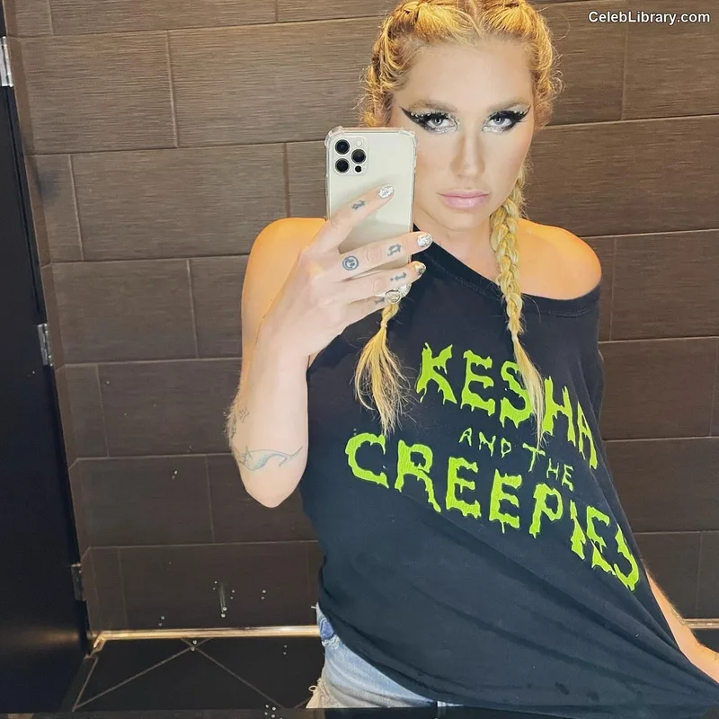 Kesha photo 21 of 577