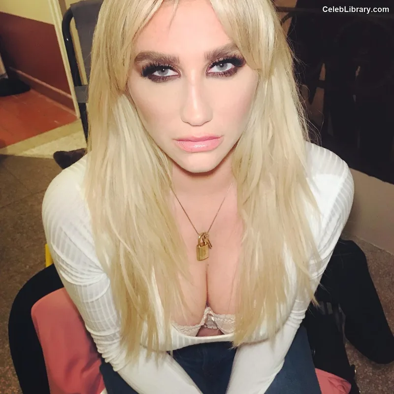 Kesha photo 5 of 577