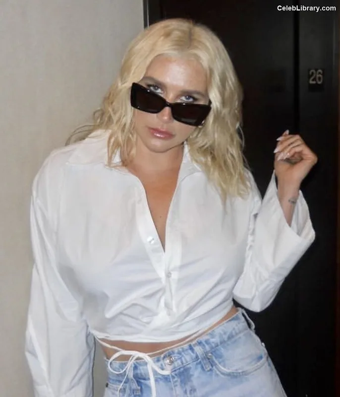 Kesha photo 5 of 577