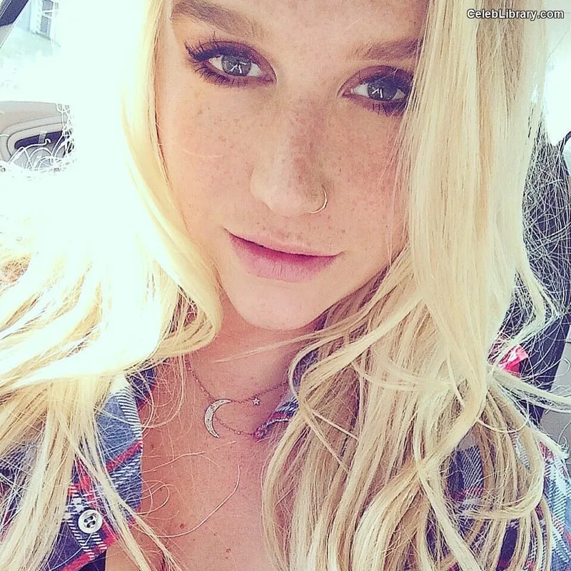 Kesha photo 24 of 577