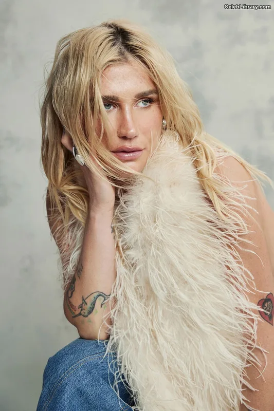 Kesha photo 16 of 577