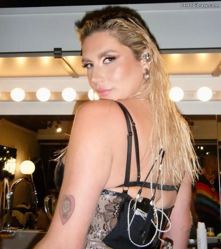 Kesha photo 24 of 577