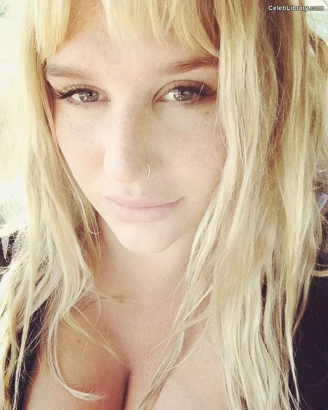 Kesha photo 6 of 577