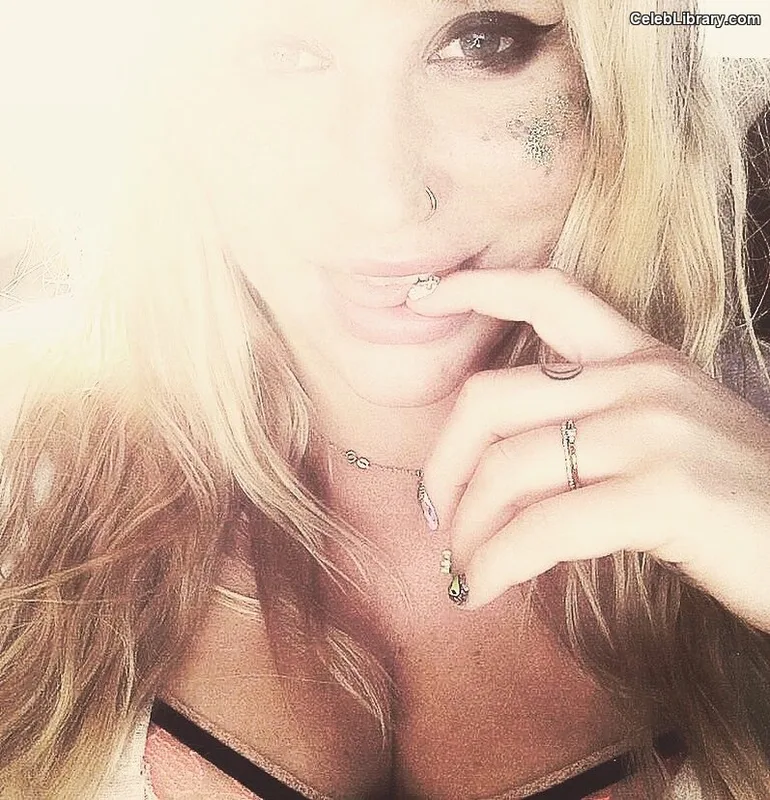 Kesha photo 7 of 577