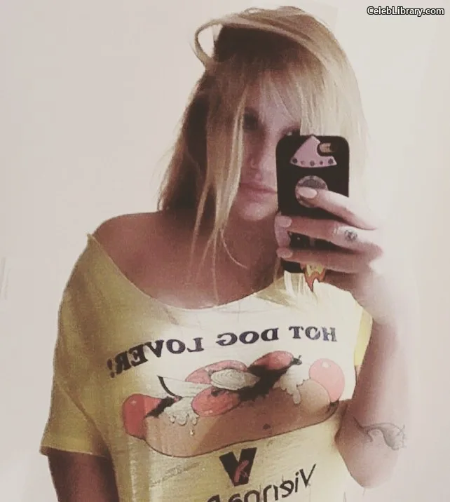 Kesha photo 18 of 577
