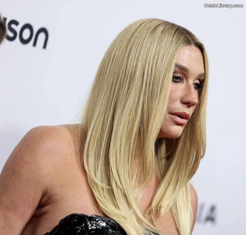 Kesha photo 9 of 577
