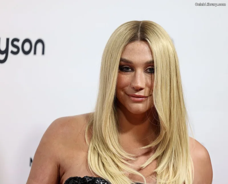 Kesha photo 10 of 577