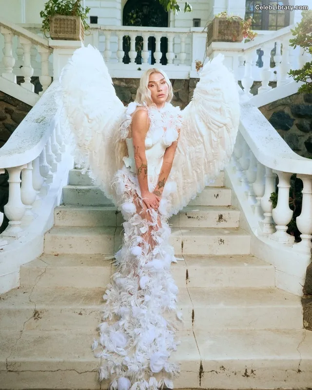 Kesha photo 1 of 577