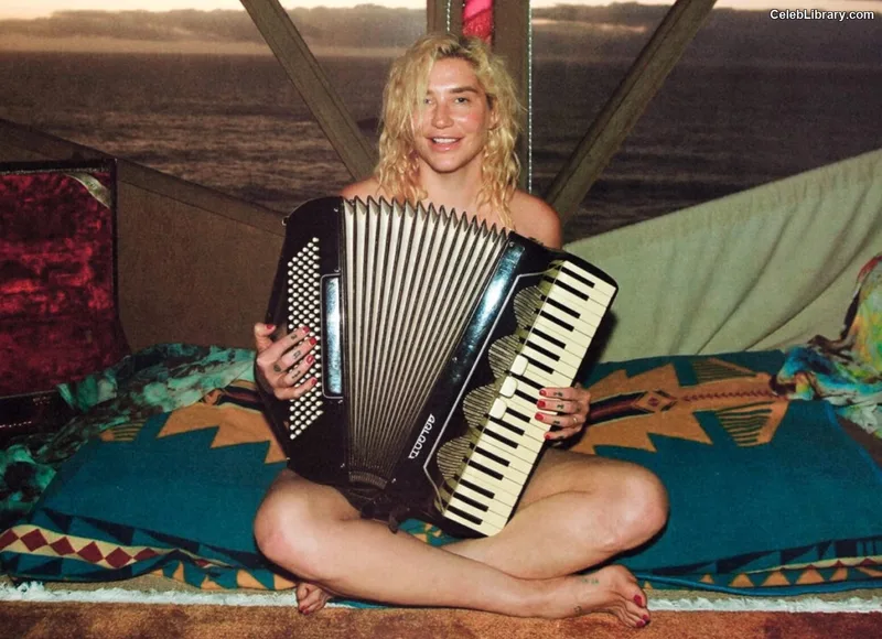 Kesha photo 20 of 577