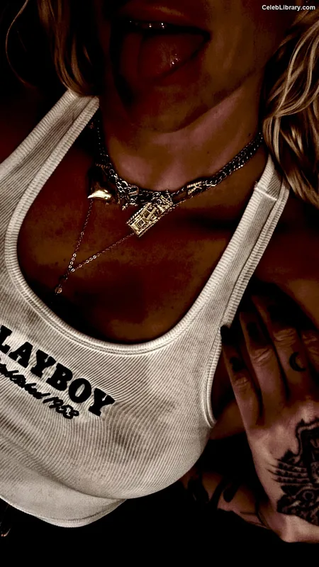 Kesha photo 15 of 577