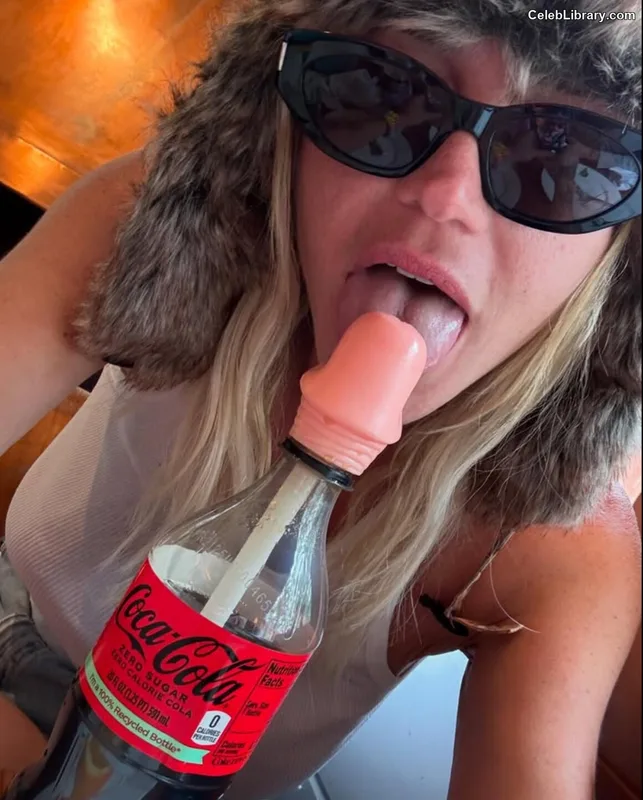 Kesha photo 12 of 577