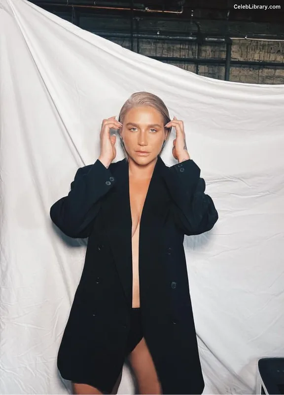 Kesha photo 12 of 577