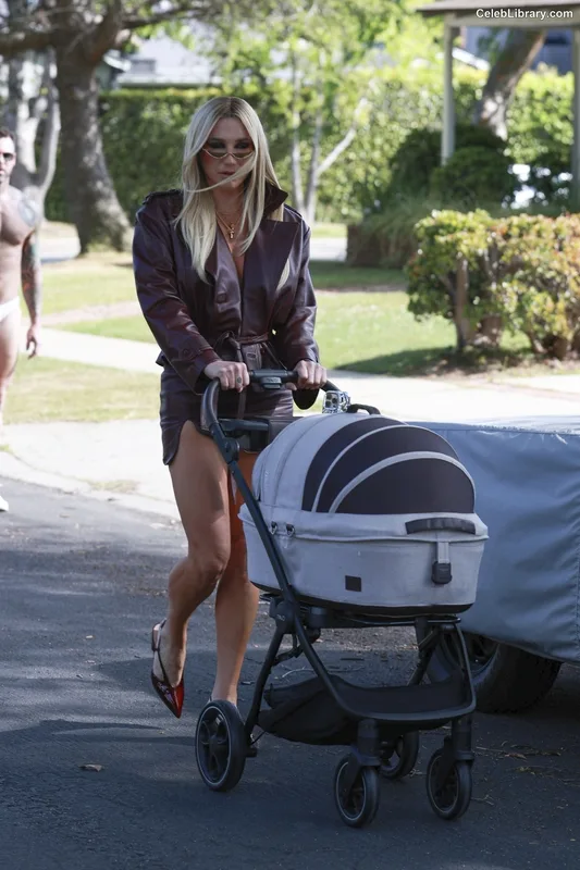 Kesha photo 8 of 577