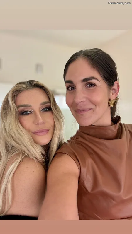 Kesha photo 1 of 577