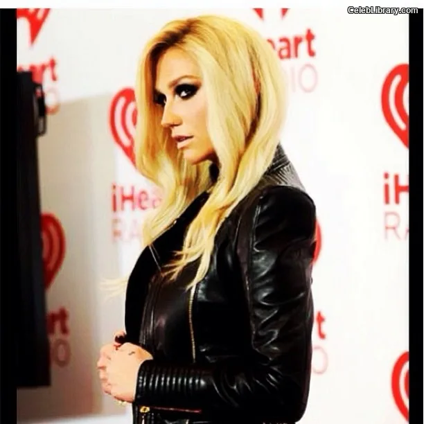 Kesha photo 4 of 577