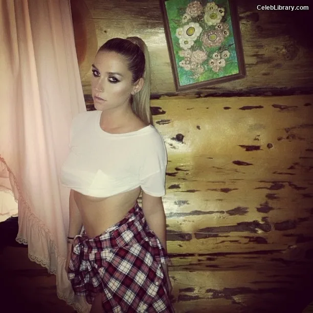 Kesha photo 9 of 577