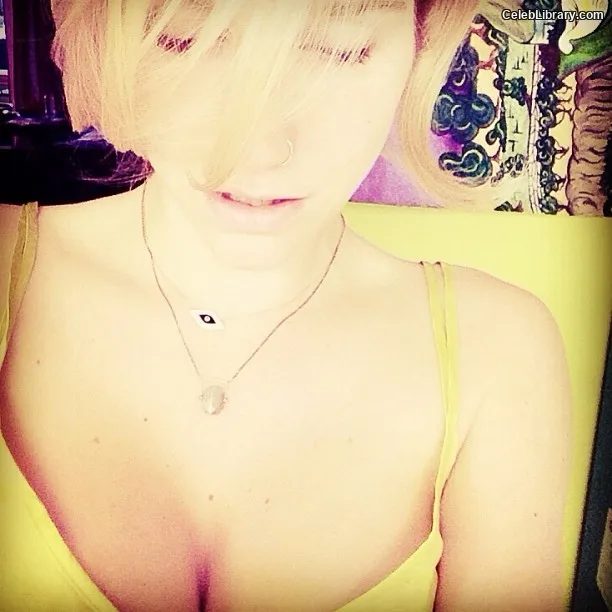 Kesha photo 12 of 577