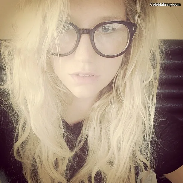 Kesha photo 4 of 577