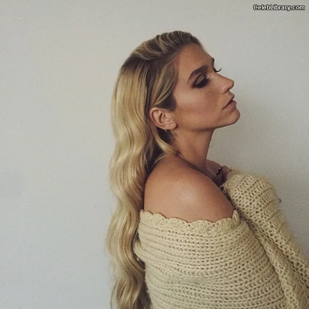Kesha photo 9 of 577
