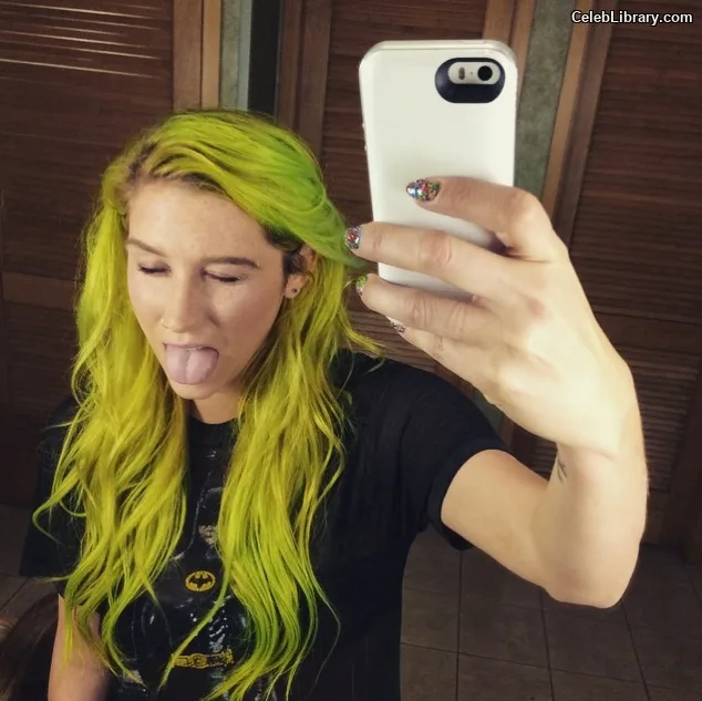 Kesha photo 20 of 577
