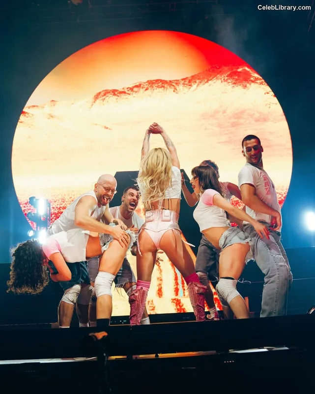 Kesha photo 12 of 577
