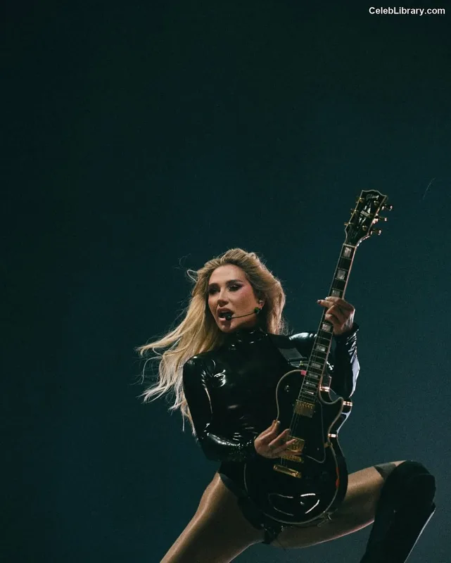 Kesha photo 13 of 577