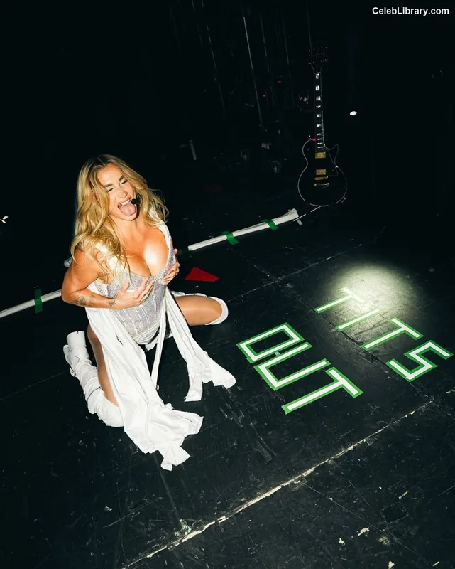 Kesha photo 17 of 577