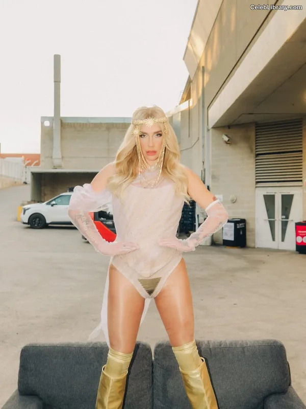 Kesha photo 19 of 577