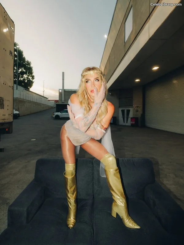 Kesha photo 20 of 577