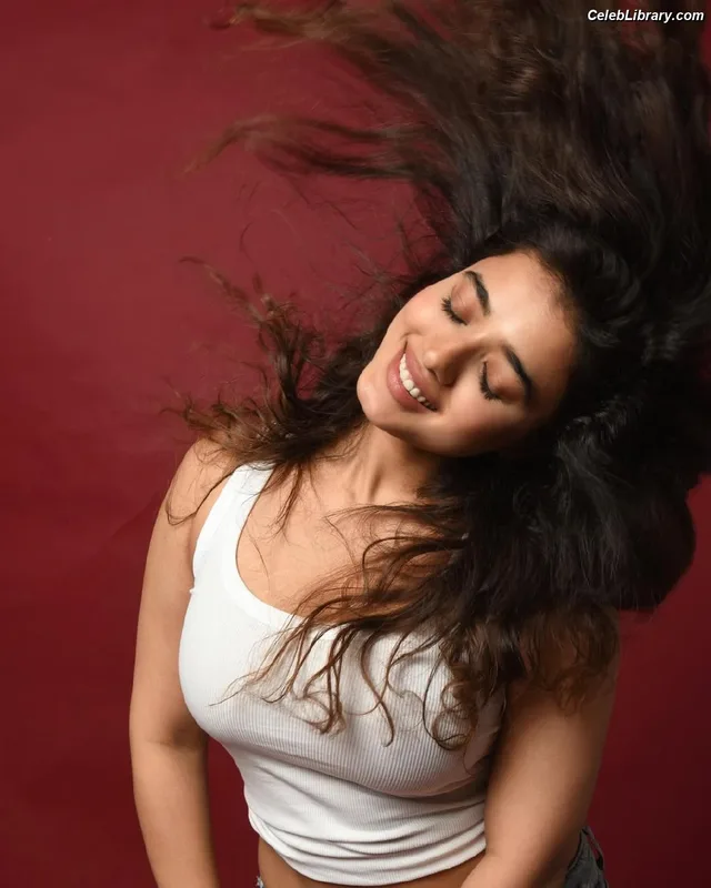 Ketika Sharma photo 3 of 24
