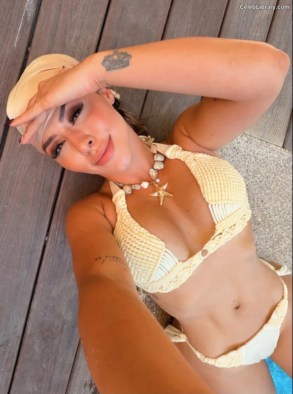 Keyla Sanchez photo 1 of 12